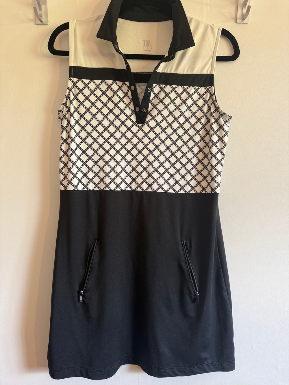 Tail Activewear Sleeveless Golf Dress Small Black White Print Zip Pocket Dress